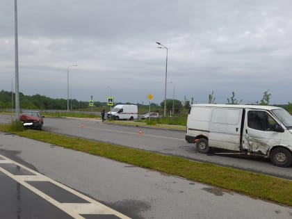 В Пионерском два человека пострадали в ДТП из-за не уступившего дорогу водителя (фото)