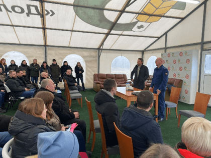 Прокурору пожаловались на подтопленный подвал, плохие дороги и качество водоснабжения