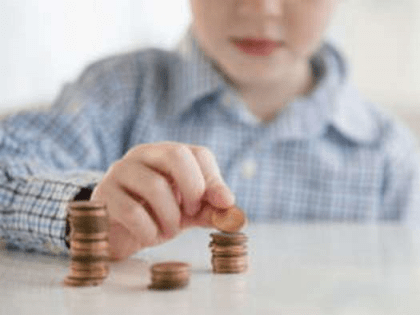 Заксобрание повысило размер выплаты на осиротевшего ребенка, взятого приёмной семьей