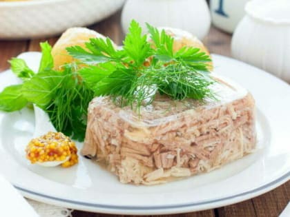 Желе из мяса: в калининградском Роспотребнадзоре назвали полезные и вредные свойства холодца