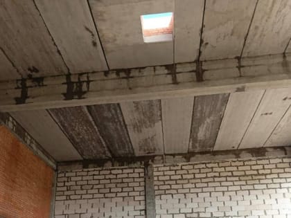 Прокуратура расследует инцидент с травмой ребенка на стройке в Луговом