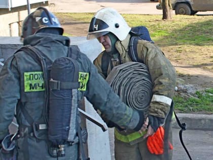 На пожаре на улице Зелёной в Калининграде спасли человека