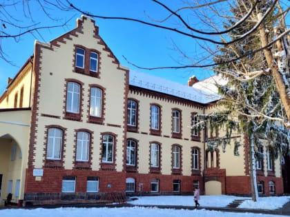 Проект «Здоровое будущее»: В Нестеровской больнице завершили капитальный ремонт фасада