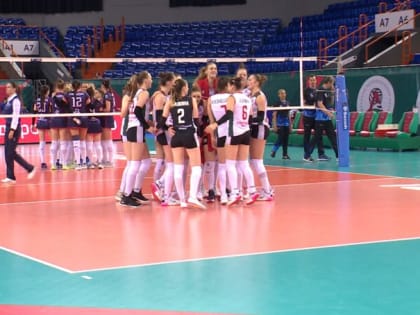 Волейболистки второй команды калининградского «Локомотива» выиграли стартовую встречу домашнего тура Высшей лиги «А» чемпионата России