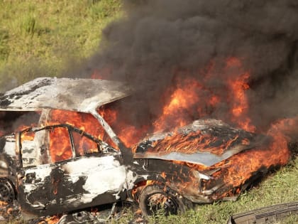 Восьмиклассники угнали и спалили машину