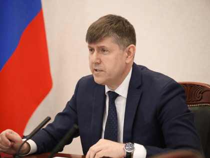 Кропоткин от имени комиссии Совета законодателей направит рекомендации правительству РФ по вопросам ЖКХ