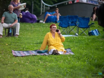 Клещ может заехать в дом на собаке или цветах