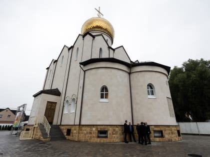 Патриарх Кирилл освятил храм святых Константина и Елены в Калининграде (фото)