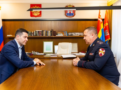 Губернатору Алиханову представили нового начальника управления Росгвардии