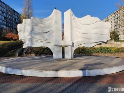 Власти не нашли подрядчика на проект благоустройства сквера у памятника Советско-Польской дружбе