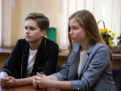 В Калининградской области двух школьниц наградили за спасение полуторагодовалой девочки