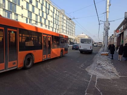 Выделенную линию на улице Черняховского в Калининграде планируют обустроить посередине дороги