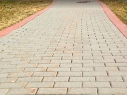 В Калининграде за 7 млн рублей отремонтируют тротуар на Театральной