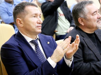 В канун наступающих новогодних праздников Олег Быков посетил военнослужащих в госпитале Л. М. Савулькина