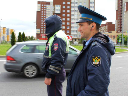 Приставы и сотрудники ГИБДД отлавливали должников на улицах Калининграда