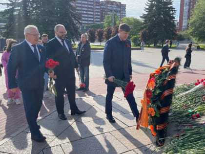 Андрей Кропоткин возложил цветы к памятнику маршалу Советского Союза Александру Василевскому