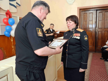 Командующий Балтфлотом поздравил военных медиков