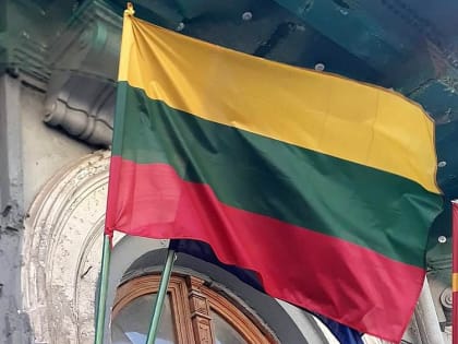 Калининградцам не дали проехать через Литву на своих машинах