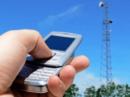 Уступки сотовым операторам приведут к скачку цен на мобильную связь – Миронов