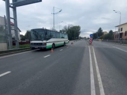 В гурьевском автобусе упала пассажирка