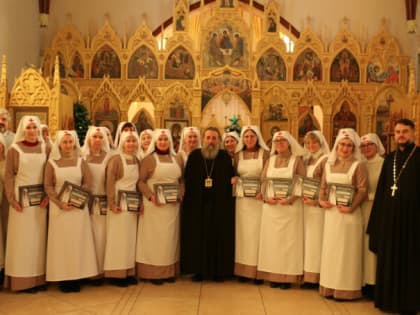 Еще 10 человек окончили курсы сестер милосердия и будут служить в Региональном сосудистом центре