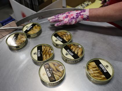 Лютаревич о потреблении консервов в России: раньше покупали две банки в месяц, теперь одну