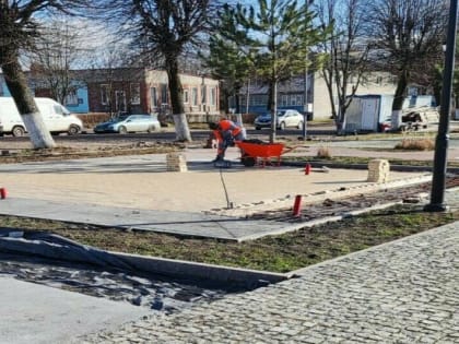 В Железнодорожном возобновили реконструкцию центральной площади (фото)