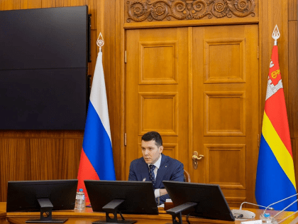 Губернатор принял избирателей: на повестке дня — газ, спорт, благоустройство