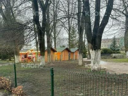 В Калининграде закрыли популярную народную тропинку на площади Победы (фото)