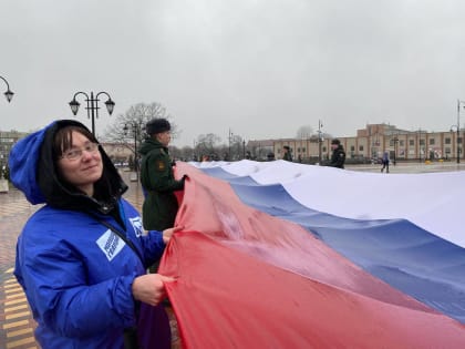Молодогвардейцы города Гусев помогли в организации автопробега в поддержку военных