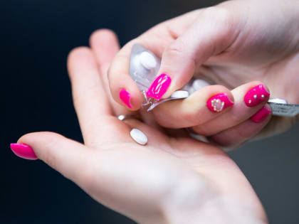 Терапевт рассказал, чем опасен приём антибиотиков при ОРВИ