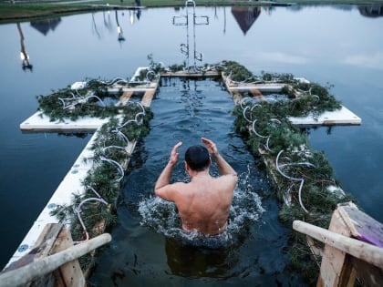 В Минздраве рассказали, кому нельзя купаться на Крещение