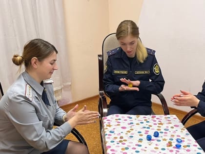 Психолог УИИ использовала новую арт-методику в работе с сотрудниками учреждения