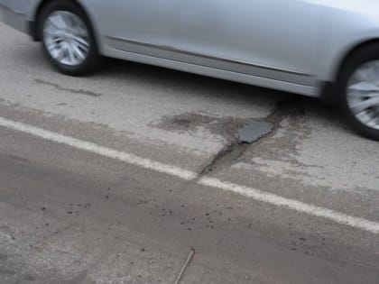 В Калининграде ищут водителя, сбившего школьницу во дворе дома на ул. Озёрной