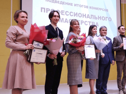 «Разброс в зарплатах несправедлив»: Путин предложил усовершенствовать систему оплаты труда бюджетников