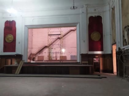 Историческое здание городского театра в Черняховске постепенно преображается