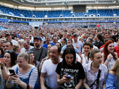 «В вихре „ленинградости“»»: на стадионе в Калининграде прошёл концерт группы «Ленинград» (фото)