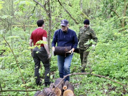 Сегодня прошел общегородской субботник. Городской Совет депутатов Калининграда принял активное участие