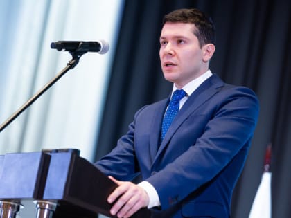 «Сигареты — это тоже ни разу не одуванчик, но тут!» : Алиханов призвал поддержать запрет на продажу вейпов в России