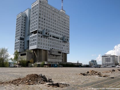 Власти намерены обустроить подземный паркинг при застройке территории у Дома Советов