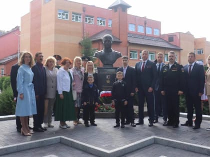 В Гусеве открыли бюст Героя России Валерия Паламарчука