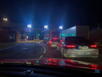 Россиянам снова разрешили въезжать в Евросоюз в одежде