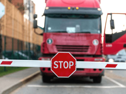 Польским автоперевозчикам запрещено перевозить грузы по России. Исключение – Калининградская область