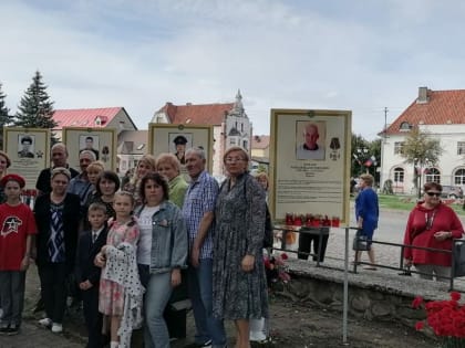 Озерские партийцы приняли участие в открытии мемориала на братской могиле