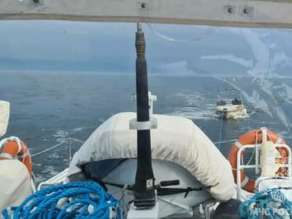 В районе Балтийска спасли трёх рыбаков, застрявших на неисправной лодке в 11 километрах от берега