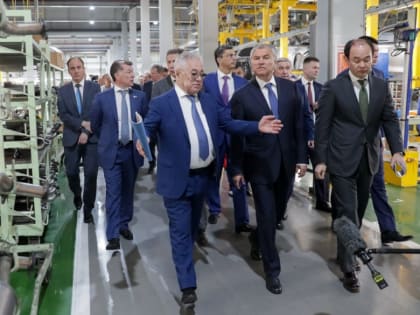 Вячеслав Володин призвал повышать уровень локализации отечественного автопрома