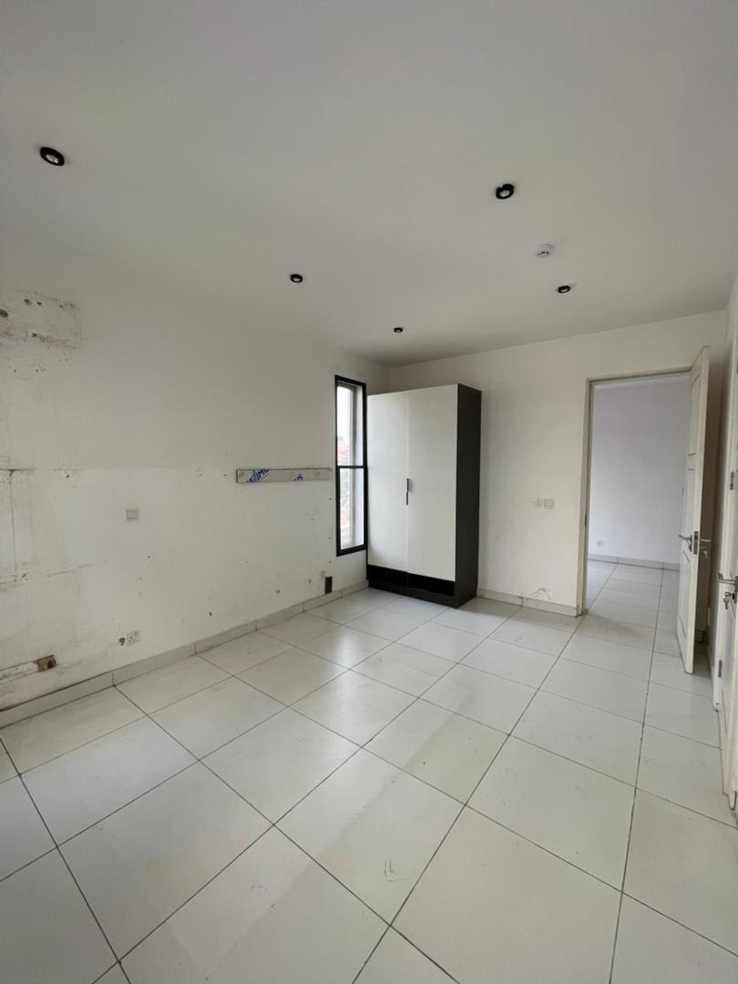 Fabulous-Looking 4bedroom Maisonette + BQ - Image 10