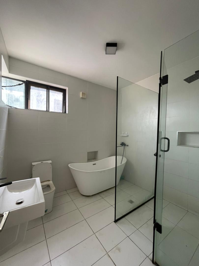 Fabulous-Looking 4bedroom Maisonette + BQ - Image 9