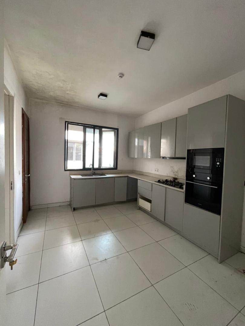 Fabulous-Looking 4bedroom Maisonette + BQ - Image 12