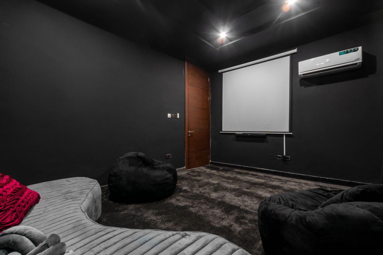 LUXURIOUS FOUR (4) BEDROOM APARTMENT - Image 5